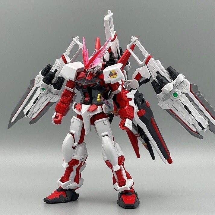 Model Kit Gundam - Astray Kırmızı Çerçeveli Gundam Montaj Model